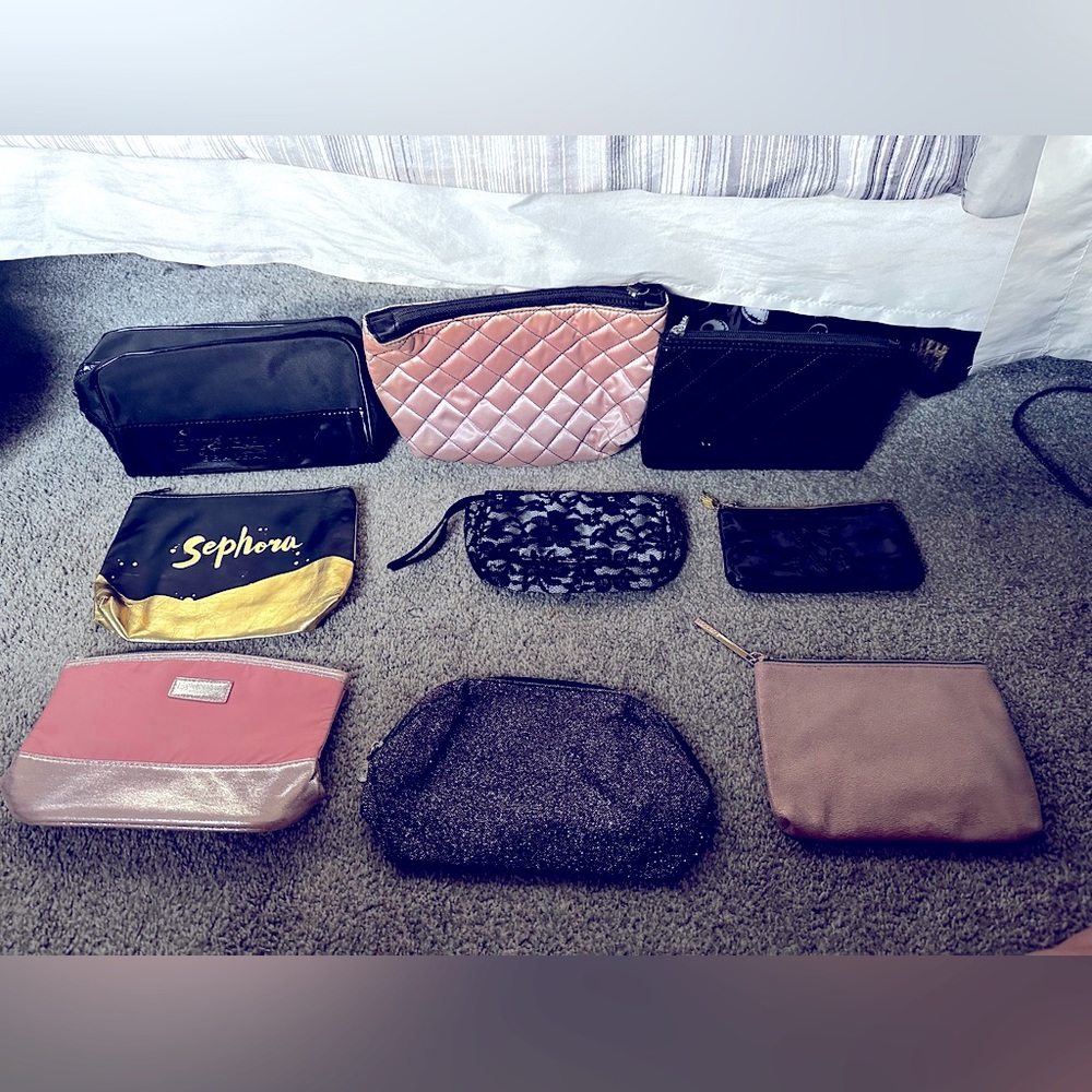 9 makeup bags